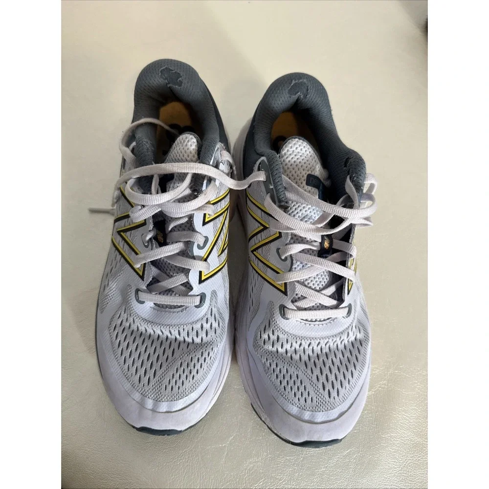 New Balance 840 Grey White Yellow Running Shoes ABZORB Women 9 READ DESCRIPTION